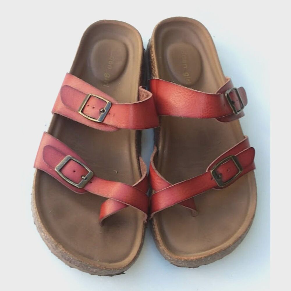 Madden Girl Youth Size 4 Split Toe Cognac Cork Sole Leather Sandal Flat